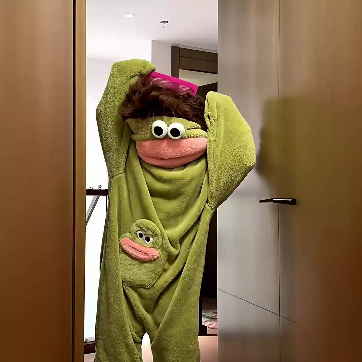 The Cozy Frog Blanket